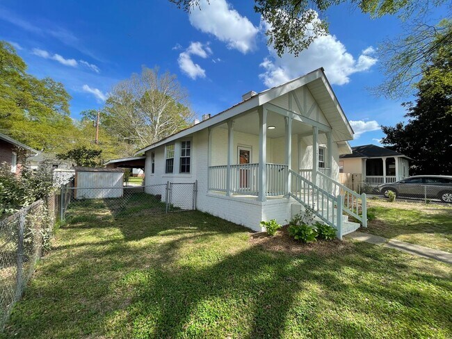 Building Photo - Large 2/1 House in Celanese- $1,495