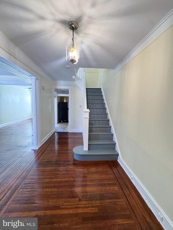 Building Photo - 422 Edgewood St