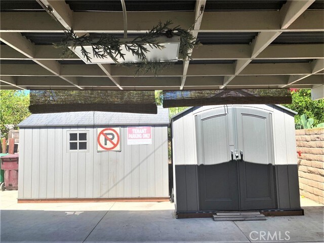 Building Photo - 417 S Flower St