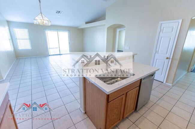 Building Photo - 11754 W Belmont Dr