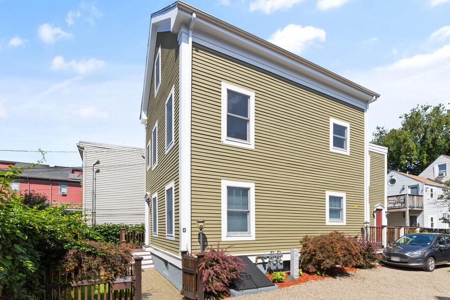 Building Photo - 159 5th St