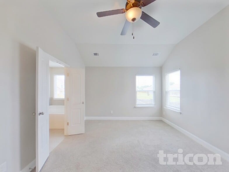 Building Photo - 1023 Solomon Ln