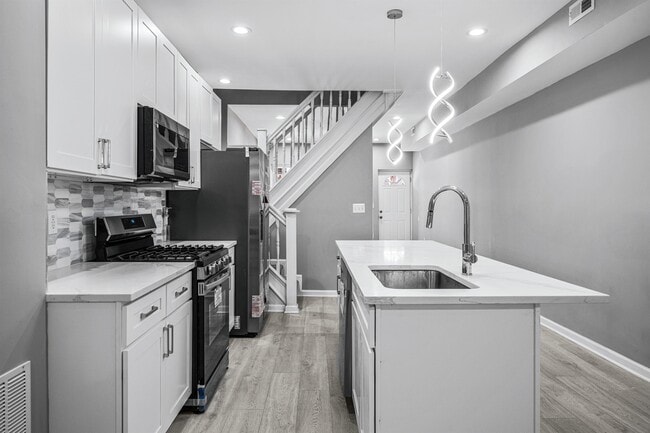 Building Photo - 3059 Brighton St