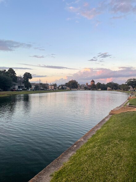 Bayou St John- 2 blocks away - 912 Wilson Dr