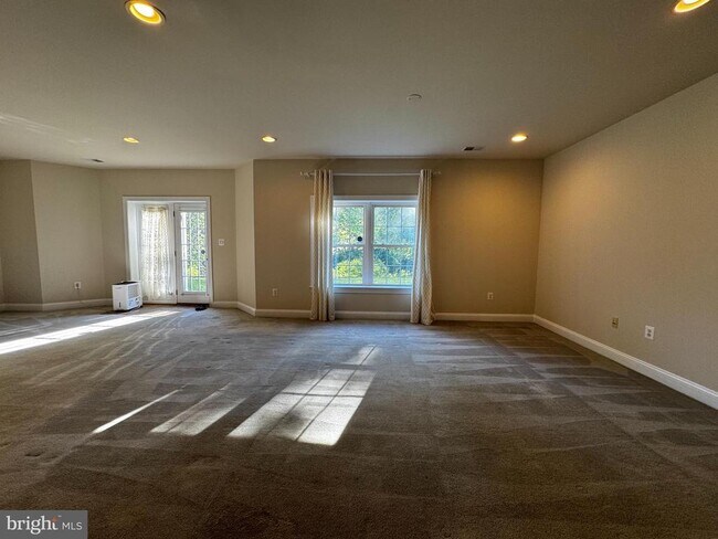 Building Photo - 4925 Cahoon Ct