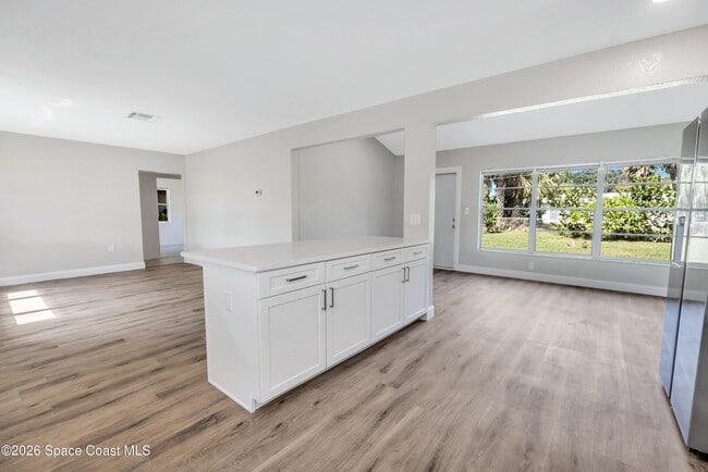 Building Photo - 644 Nida Dr