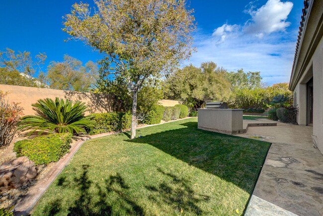 Building Photo - Anthem country Club Golf Community Beauty