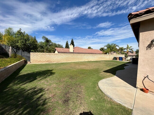 Building Photo - 15005 Via Messina Dr