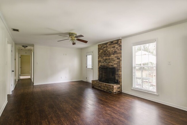 Building Photo - 213 Cherokee Trail