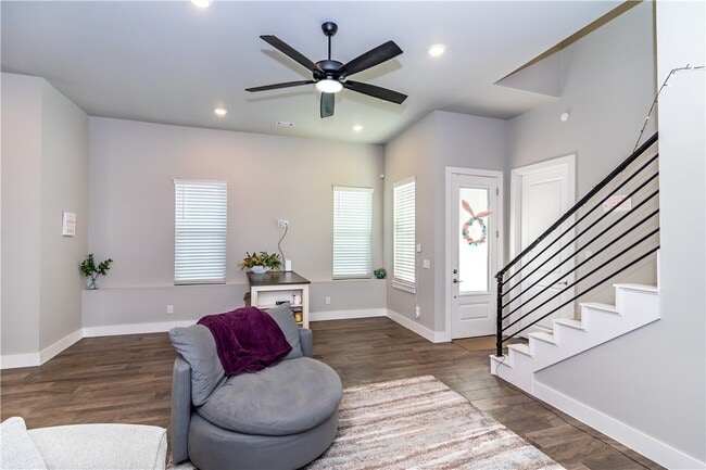 Building Photo - 146 E South St