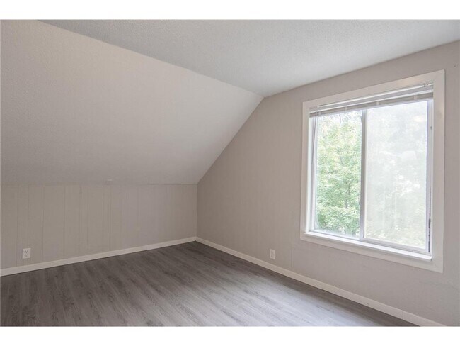 Building Photo - 1125 Margaret St