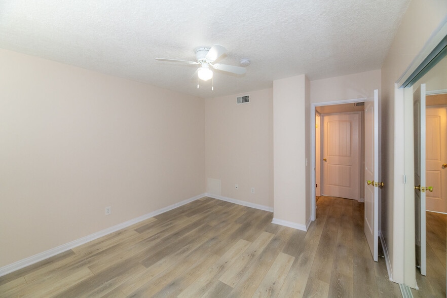 Bedroom 1 b - 127 N Everett St