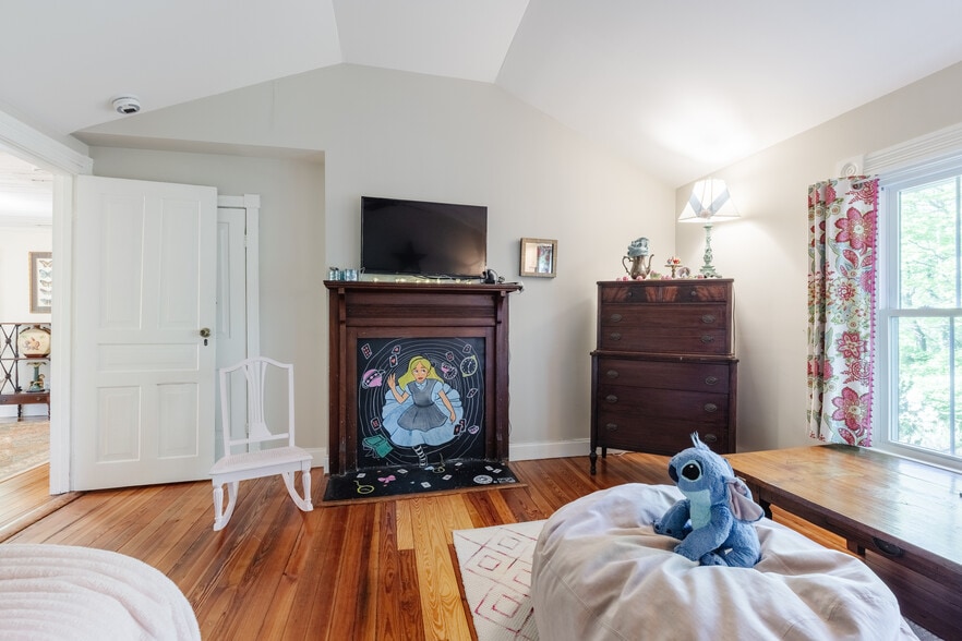 Building Photo - 520 Esseola Dr