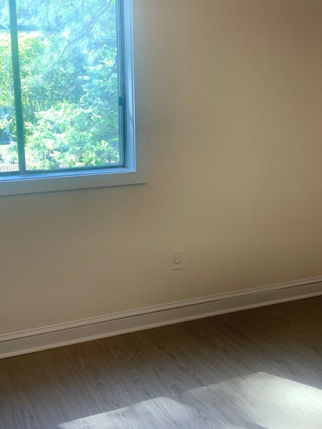 Building Photo - REMODELED NW RALEIGH TOWNHOME OFF LEESVILLE ROAD