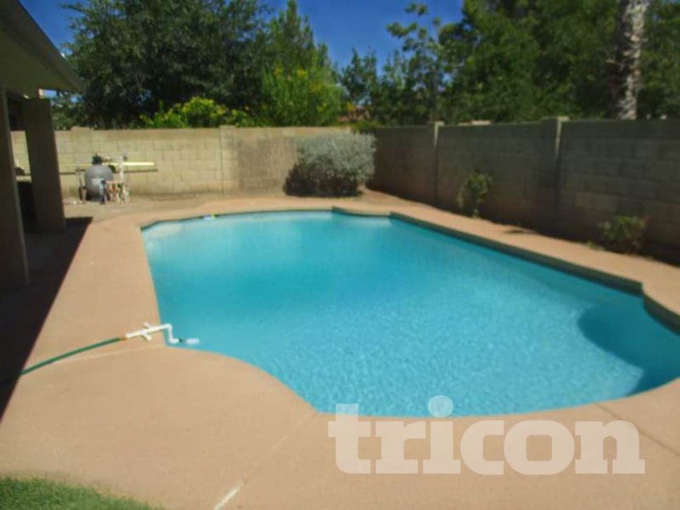 Building Photo - 4323 W Poinsettia Dr