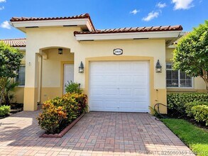 Building Photo - 2405 Windjammer Way