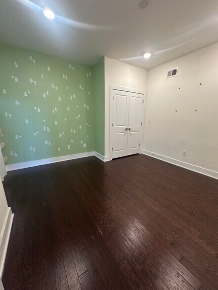 Guest Bedroom - 516 W Montgomery Ave