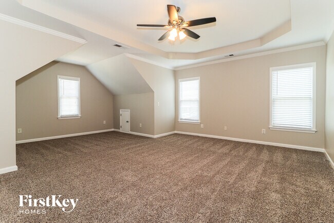 Building Photo - 200 Garland Rose Ln