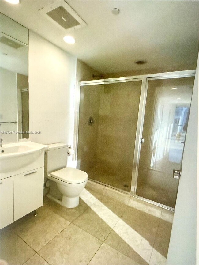 Building Photo - 475 Brickell Ave