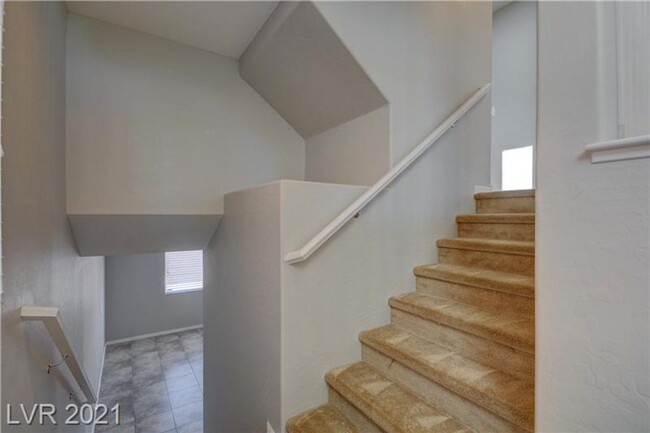 Building Photo - Beautiful home located in the heart of Mou...