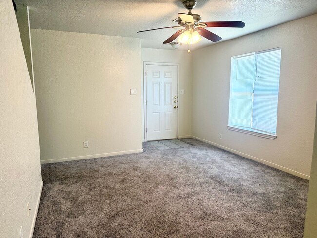 Building Photo - 5202 Daybreak Cir