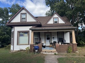 Building Photo - 808 Niagara St