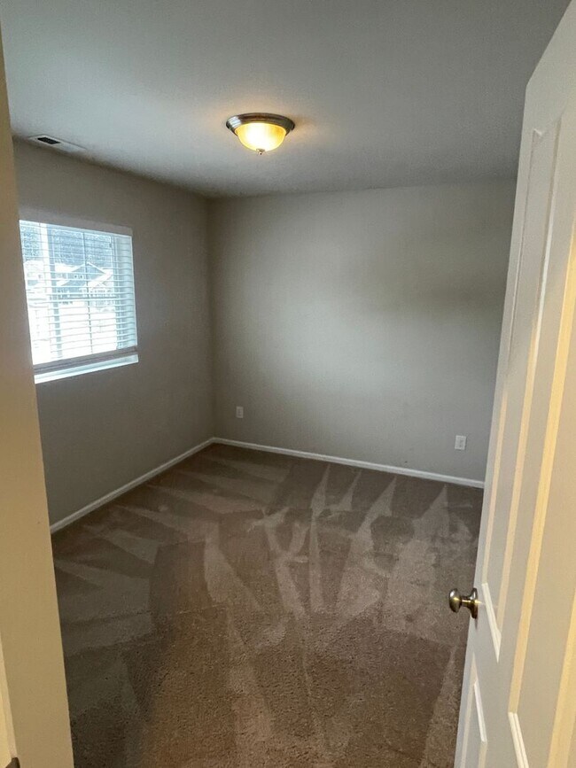 Building Photo - Gorgeous 4 Bed 3 Bath Home Built in 2019!