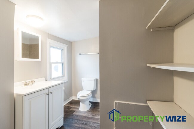 Building Photo - 517 Mosher St