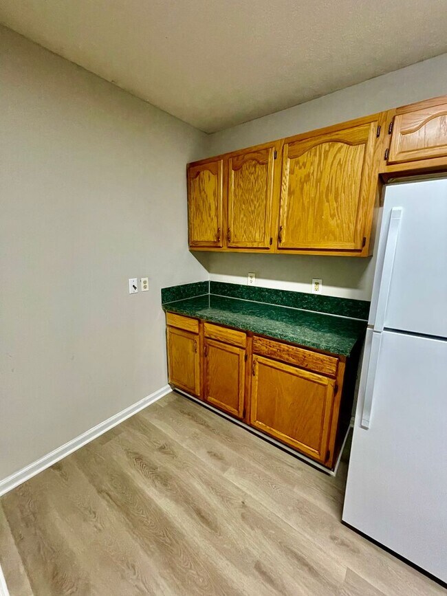 Building Photo - Welcome to this charming 3-bedroom, 2-bathroom home located in the vibrant city of Charlotte, NC.