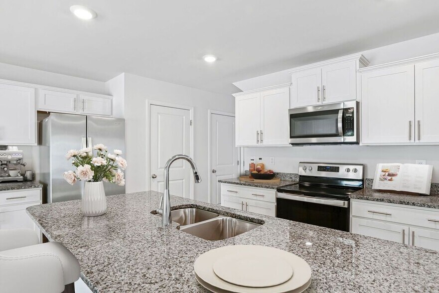 Building Photo - 2006 Ryker Davis Ln