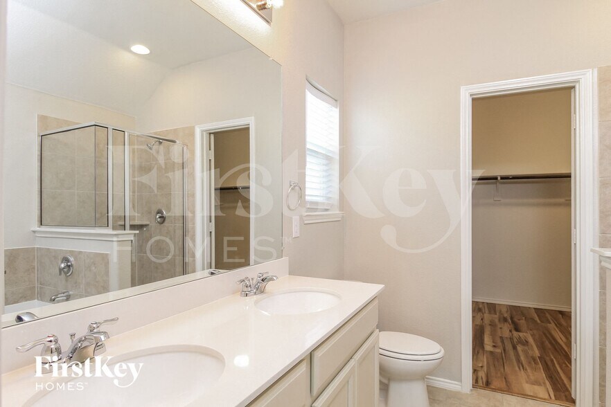 Building Photo - 2320 Bernese Ln