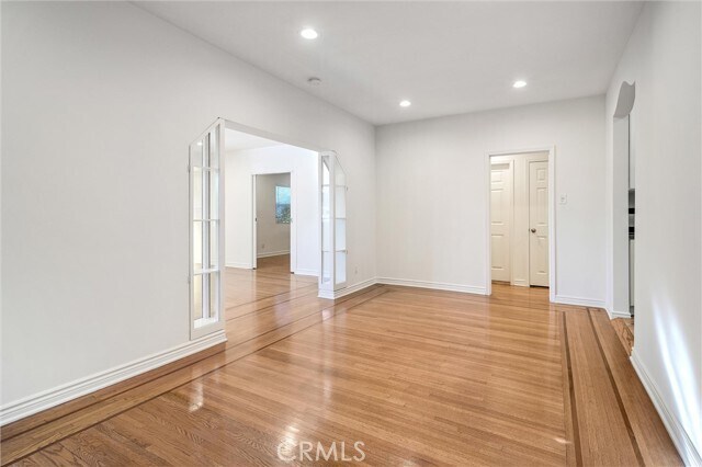 Building Photo - 156 S Edinburgh Ave