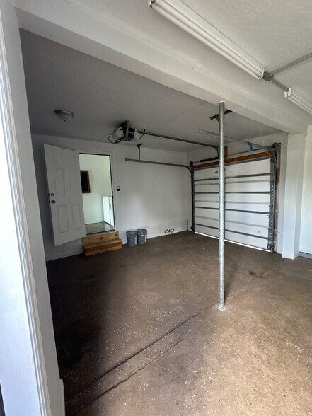 Building Photo - 904 Kensington Dr