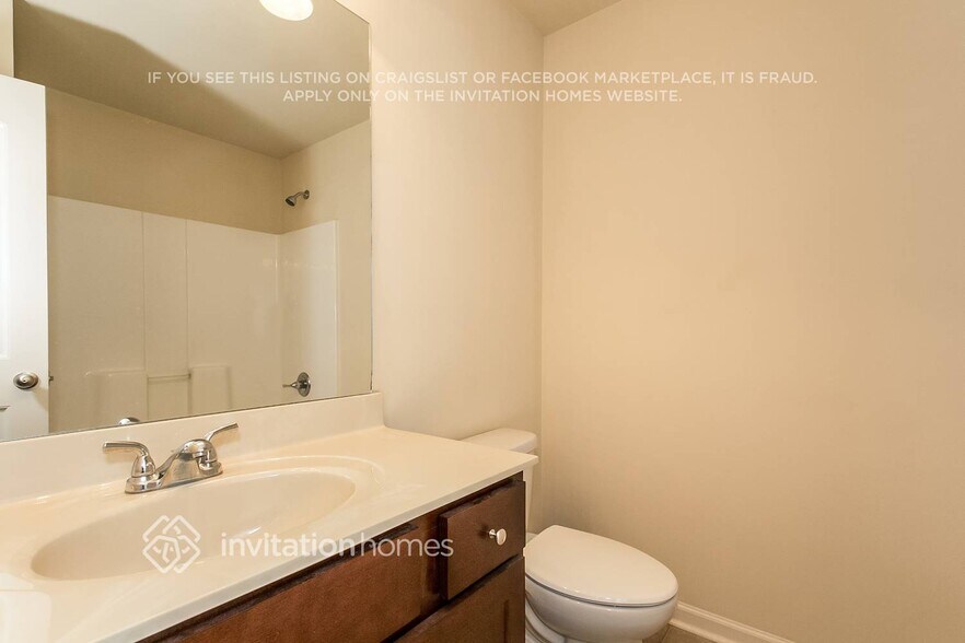 Building Photo - 384 Easley Dr SE