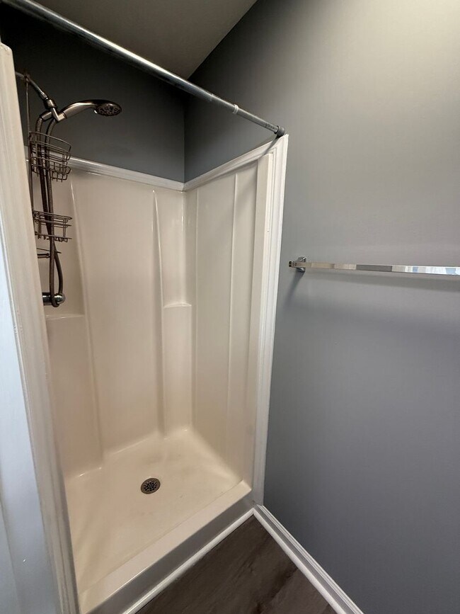 Building Photo - Beautiful 3 Bed Plus Bonus Room Raeford Home
