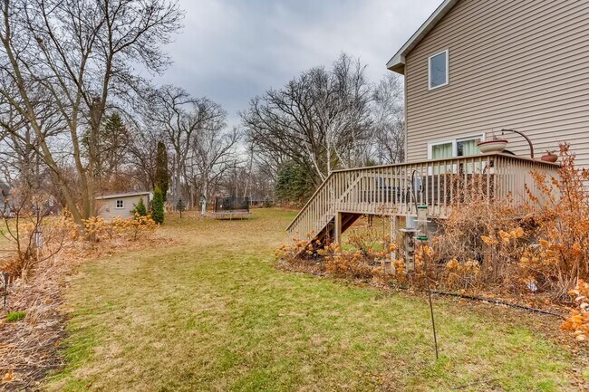 Building Photo - 301 Russell Ln
