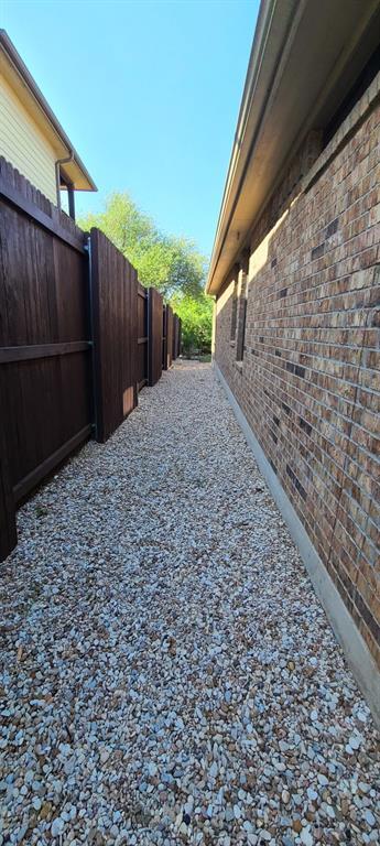 Building Photo - 5524 Allamanda Dr