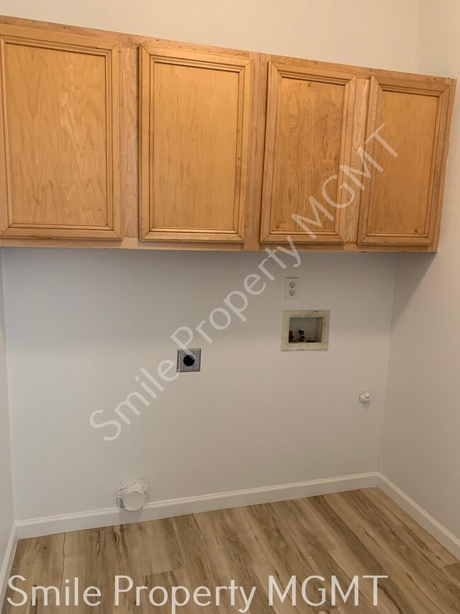 Building Photo - 13642 SE Foster Pl