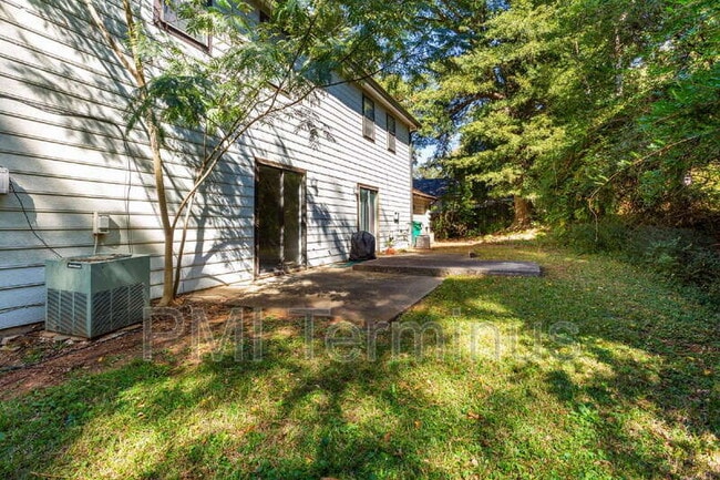 Building Photo - 5005 Hawthorne Ct