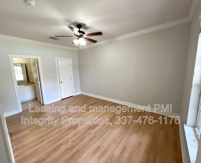 Building Photo - 710 E Boyd Dr