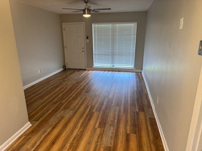 Building Photo - 3409 Bistineau Dr