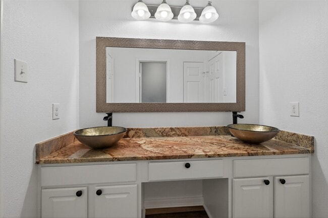 Building Photo - 1314 Glenwood Canyon Ln