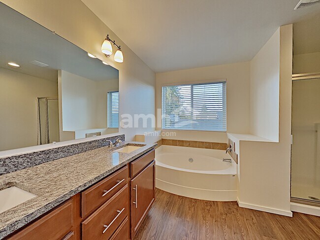 Building Photo - 20510 5th Ave Ct E