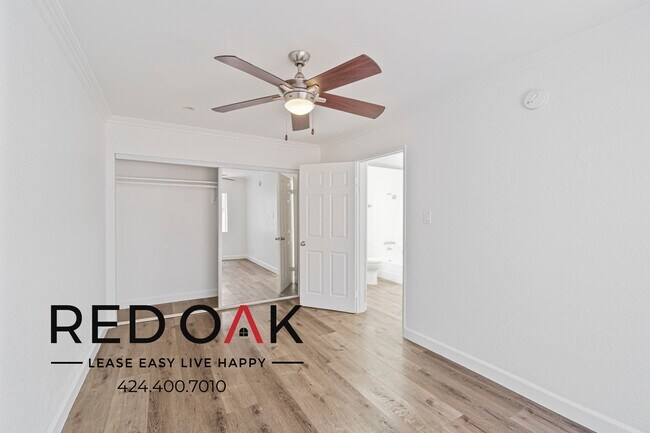 Building Photo - 4069 Oakwood Ave