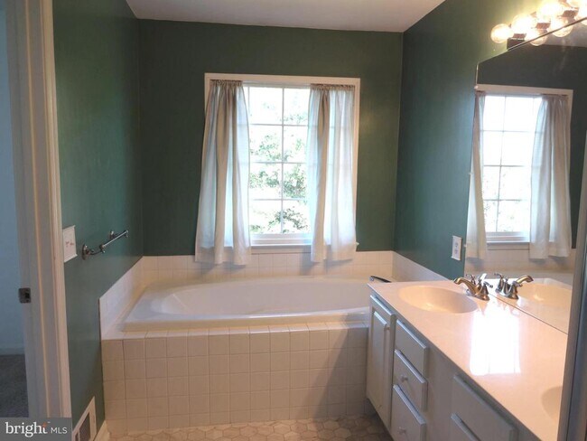 Building Photo - 11793 Nates Pl