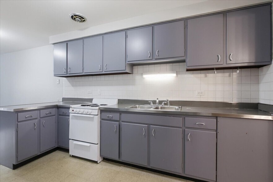 Building Photo - 6206 W 64th Pl