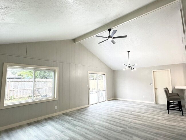 Building Photo - 11922 Sea Shore Dr