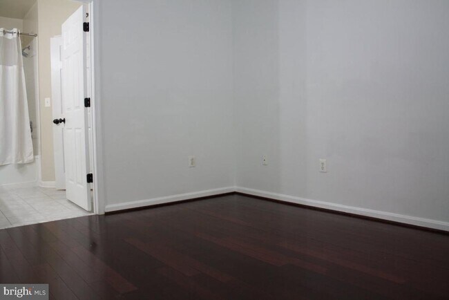 Building Photo - 4561 Strutfield Ln