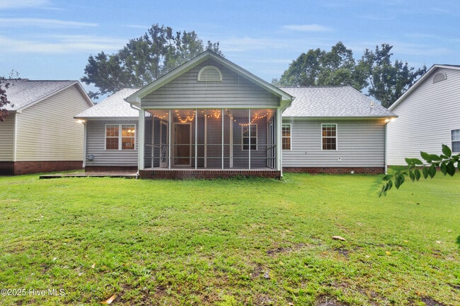 Building Photo - 146 Monterey Cir