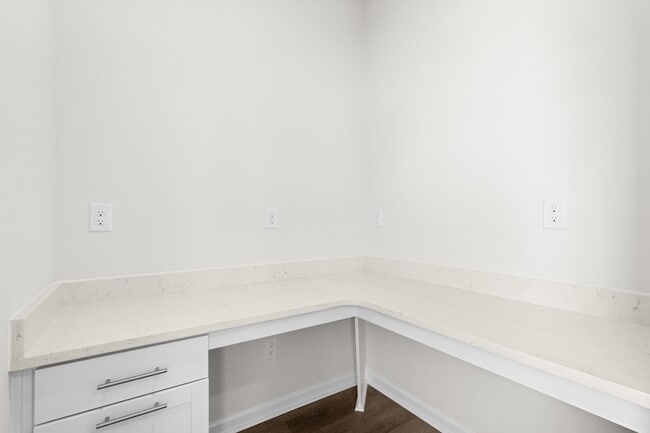 Building Photo - 2136 Grouse Ski Cir